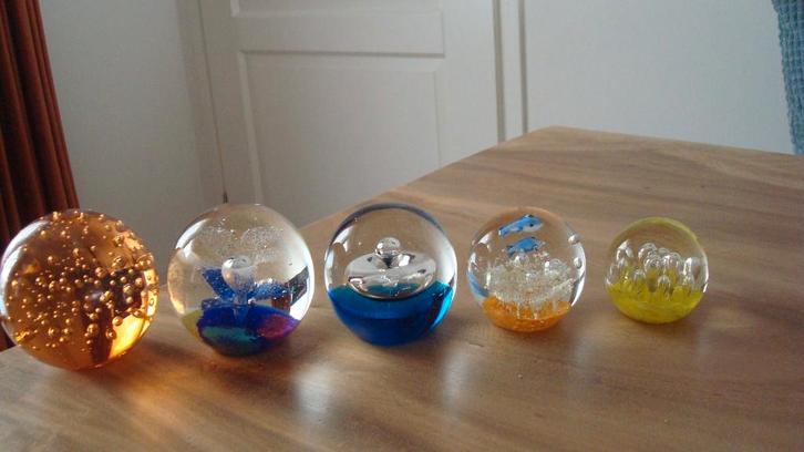 presse papier glazen bollen, Antiek en Kunst, Antiek | Glas en Kristal, Ophalen of Verzenden