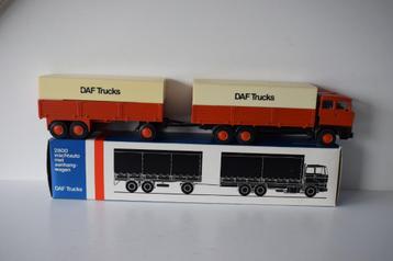 TE KOOP LION TOYS DAF 2800 BAKWAGEN MET AANHANGER DAF TRUCKS beschikbaar voor biedingen
