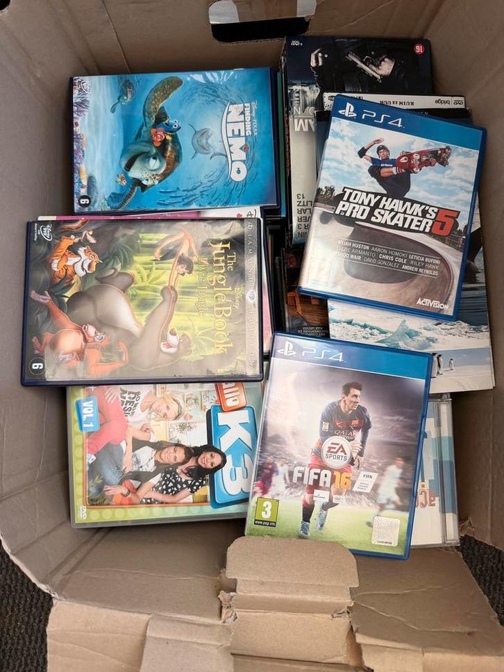 Doos vol DVD’s en CD’s, Cd's en Dvd's, Dvd's | Tv en Series, Zo goed als nieuw, Alle leeftijden, Ophalen