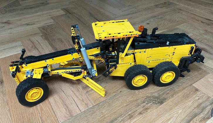 LEGO 42114 Volvo 6x6 Kieptrailer, Kinderen en Baby's, Speelgoed | Duplo en Lego, Zo goed als nieuw, Lego, Complete set, Ophalen