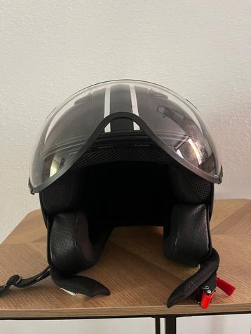 Helm scooter vito beschikbaar voor biedingen