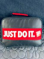NIKE Lunchbox/Cooltas/Toilettas 20 x 26 x8cm Als nieuw Zwart, Ophalen of Verzenden, Zo goed als nieuw
