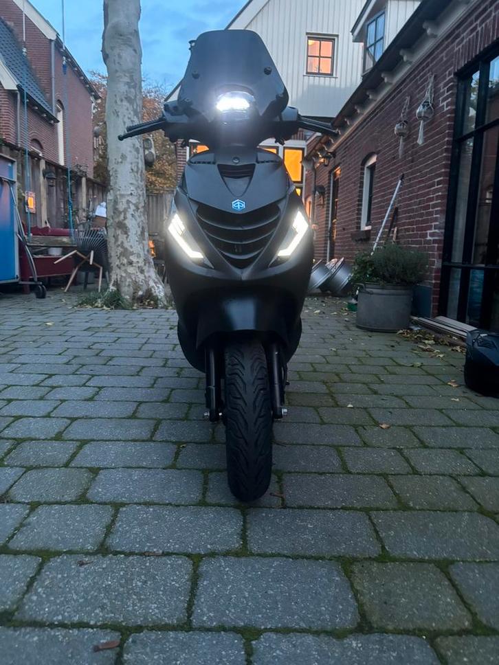 Piaggio Zip 4T 2010., Fietsen en Brommers, Scooters | Piaggio, Zo goed als nieuw, Zip, Maximaal 25 km/u, Benzine, Ophalen