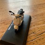 Vespa schaalmodel in originele doos, Hobby en Vrije tijd, Modelauto's | 1:18, Ophalen of Verzenden, Zo goed als nieuw, Motor, Overige merken