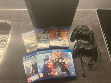 Playstation 4 500gb 14 spellen, 2 controllers en 2tb schijf beschikbaar voor biedingen