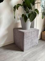 Grijze ribstof poef, Huis en Inrichting, Ophalen, Gebruikt, Vierkant, 50 tot 75 cm