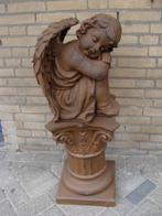 Engel tuinbeeld Zittend engeltje met opgetrokken beentjes, Nieuw, Engelenbeeld, Kunststof, Ophalen