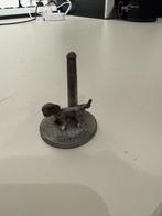 Tinnen beeldje: Hond plast tegen Amsterdammertje, Ophalen of Verzenden