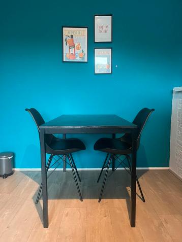Zwarte eettafel Ikea beschikbaar voor biedingen