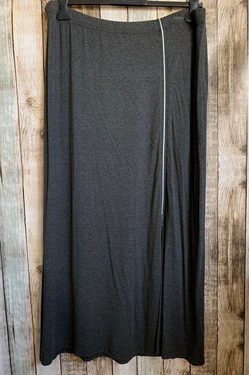 Mooie grijze rok met hoge split (Maat 50) Nieuw!!, Kleding | Dames, Grote Maten, Nieuw, Rok, Grijs, Verzenden
