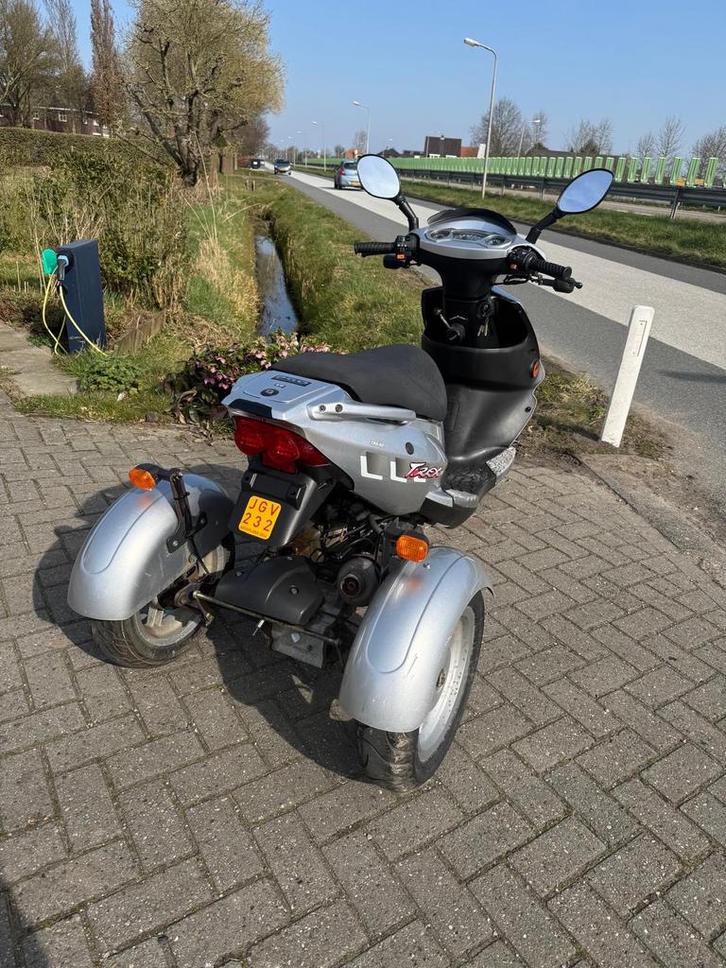 PGO T-Rex TR50 Driewielscooter - Rijbewijsvrij!, Fietsen en Brommers, Snorfietsen en Snorscooters, Gebruikt, Overige merken, Benzine