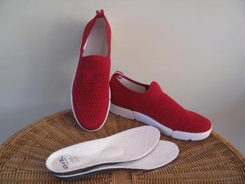 Ara Fusion * maat 40 = 6.5 * ROOD * losse binnen zool * ZGAN beschikbaar voor biedingen