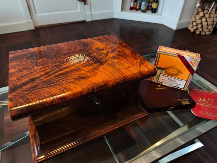 Humidor Treasurer London-Dubai, Verzamelen, Rookartikelen, Aanstekers en Luciferdoosjes, Zo goed als nieuw, Tabaksdoos of Verpakking