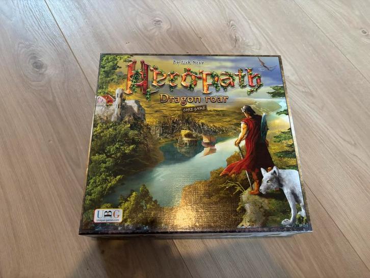 Heropath dragon roar met 2 uitbreidingen, Hobby en Vrije tijd, Gezelschapsspellen | Bordspellen, Zo goed als nieuw, Ophalen of Verzenden