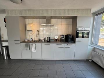 Nette Keuken incl. Apparatuur - Zelf Demonteren beschikbaar voor biedingen