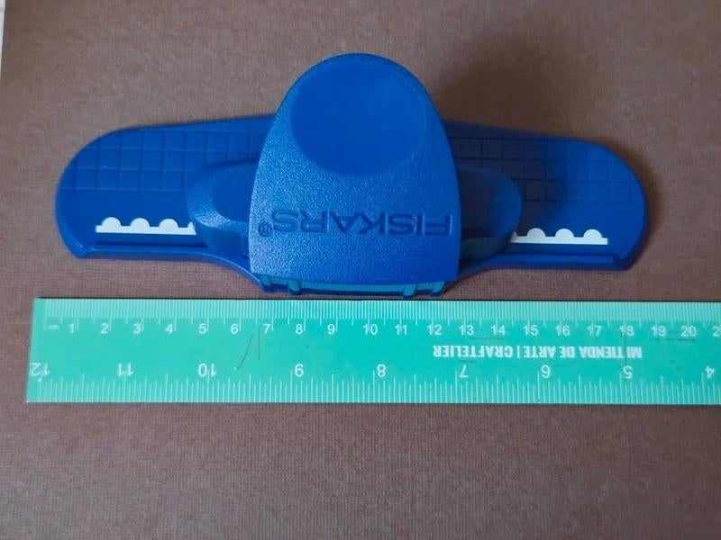 Fiskars Border Punch - Postage, Ophalen of Verzenden, Zo goed als nieuw, Slicemachine of Snijmachine