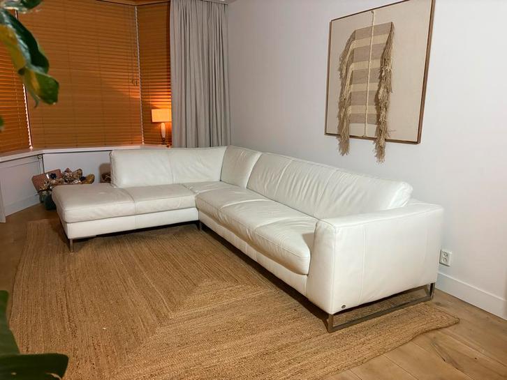 Lederen hoekbank in wit 2m x 2.90 (0.92 diep 0.78 hoog), Huis en Inrichting, Banken | Bankstellen, Gebruikt, Hoekbank, Vierpersoons of meer