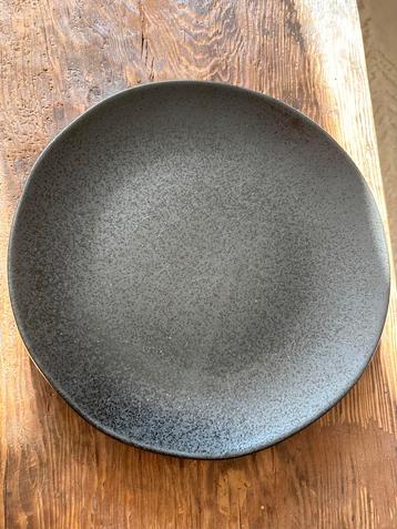 12 Mooie Grote Borden beschikbaar voor biedingen