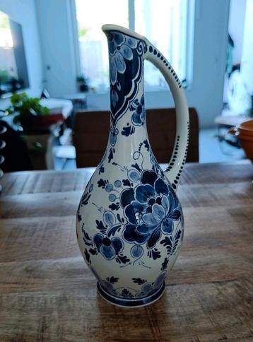 Regina Delfts Blauw 46A Vaas gesigneerd beschikbaar voor biedingen