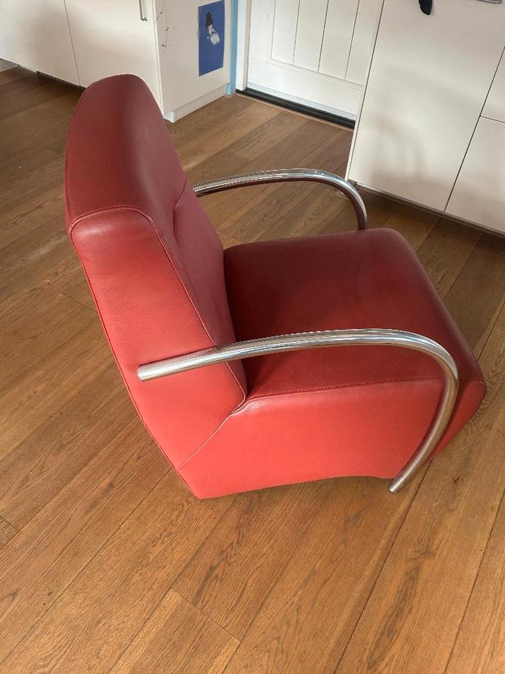 2 Rode leren fauteuils, Huis en Inrichting, Fauteuils, Zo goed als nieuw, Leer, Metaal, 50 tot 75 cm, 75 tot 100 cm, Ophalen