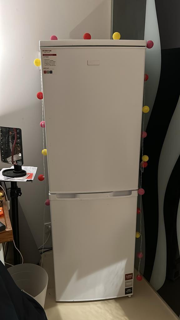 Koelkast met vriesvak - Inventum KV1530 - Fridge Freezer, Witgoed en Apparatuur, Koelkasten en IJskasten, Gebruikt, Met vriesvak