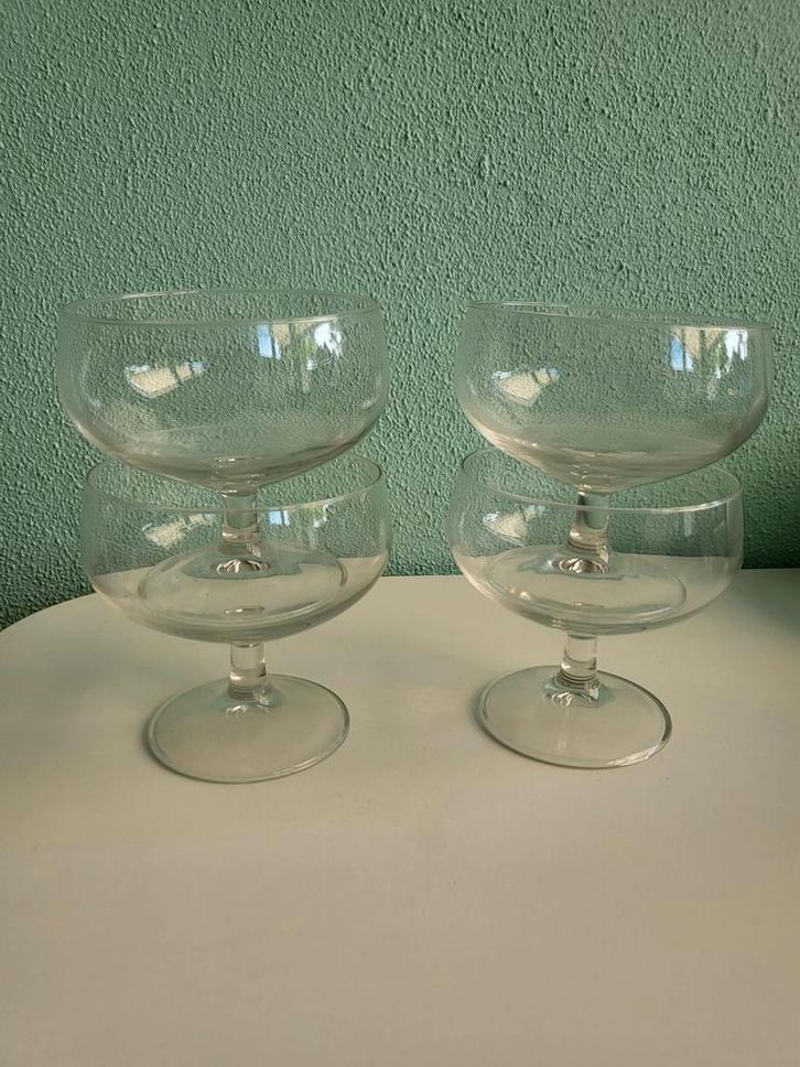 Set van 4 Vintage Glazen, Huis en Inrichting, Keuken | Servies, Zo goed als nieuw, Glas of Glazen, Effen, Glas, Ophalen