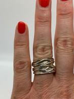 K699 Prachtige zilveren rimpel ring maat 18, Sieraden, Tassen en Uiterlijk, Ringen, 18 tot 19, Ophalen of Verzenden, Dame, Zo goed als nieuw