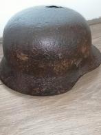 Bodemvondst SD M35/M40 Duitse helm wo2 battle damage, Verzamelen, Militaria | Tweede Wereldoorlog, Ophalen of Verzenden, Landmacht