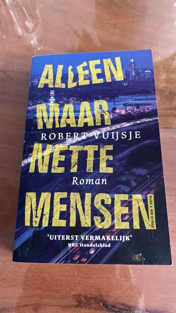R. Vuijsje - Alleen maar nette mensen, Boeken, Literatuur, Gelezen, Ophalen
