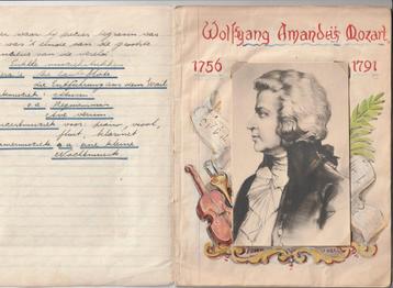 2 oude rijk versierde schriftjes met componisten informatie beschikbaar voor biedingen