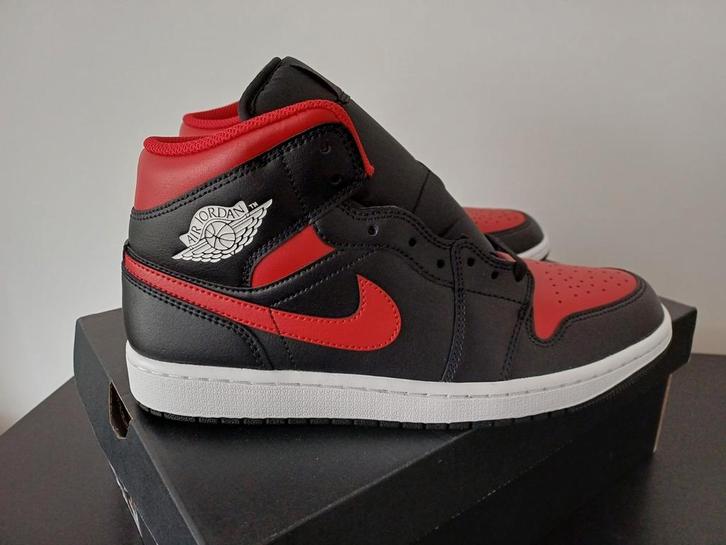 Nike Air Jordan 1 Mid maat 43, 27.5 cm NIEUW!!, Kleding | Heren, Schoenen, Nieuw, Sneakers of Gympen, Overige kleuren, Ophalen of Verzenden