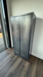 Mooie moderne industriële legkast /hangkast / bureaukast, Ophalen, Zo goed als nieuw