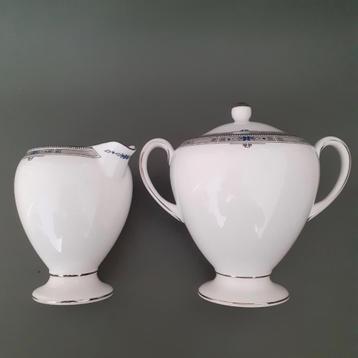 Wedgwood Amherst Suikerpot en melkkannetje hoog model beschikbaar voor biedingen