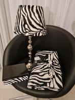 zebra accessoires lamp doosje  fleecedeken met mouwen, Huis en Inrichting, Woonaccessoires | Overige, Ophalen