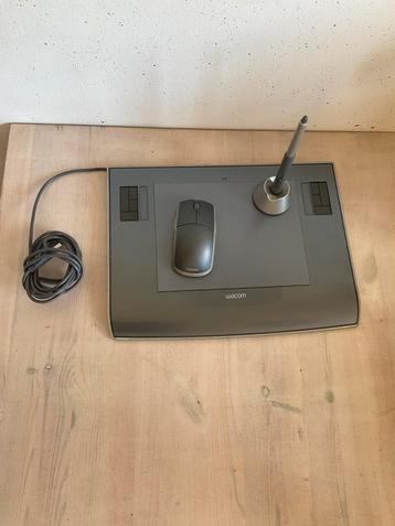Wacom tekentablet A5 intuos PTZ 630 beschikbaar voor biedingen