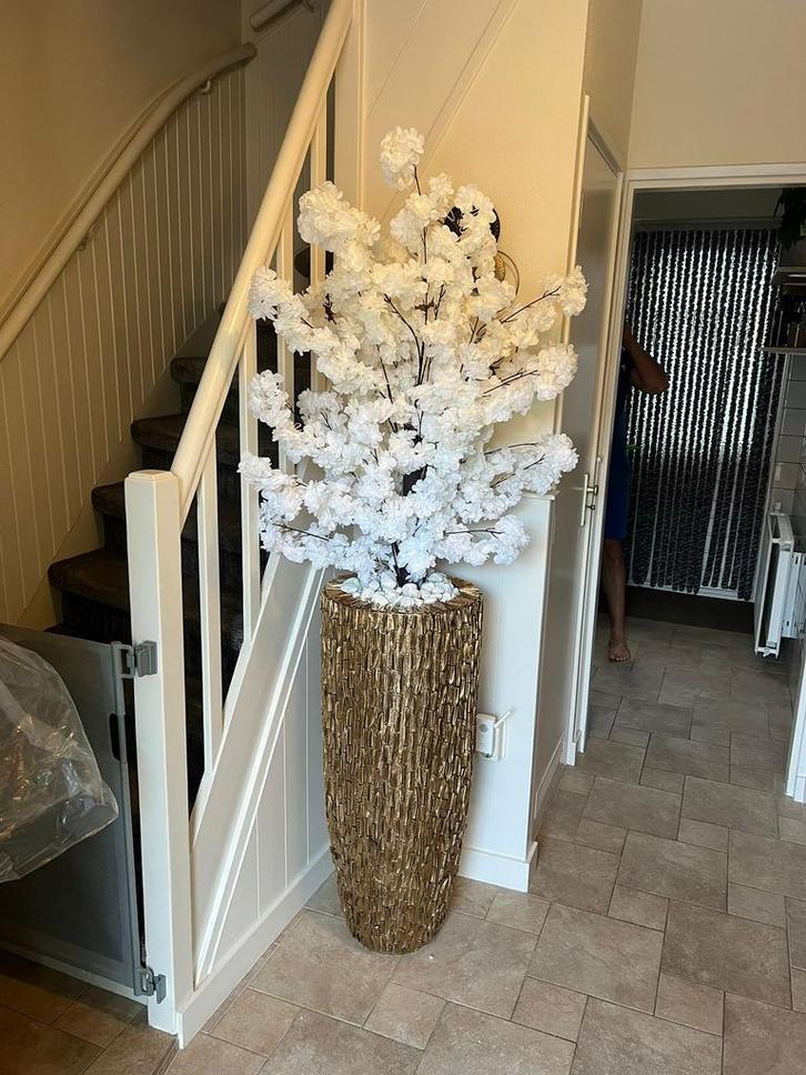 Luxe schelpenvazen met bloesemboom, Huis en Inrichting, Woonaccessoires | Vazen, Zo goed als nieuw, Wit, Minder dan 50 cm, Aardewerk of Porselein