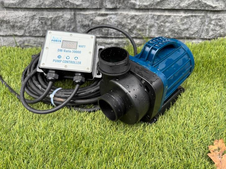 Zeer nette, zuinige, regelbare aquaforte vario dm 30000 pomp, Tuin en Terras, Vijver-toebehoren, Zo goed als nieuw, Vijverpomp