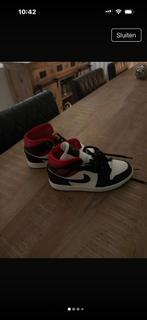 Nike jordan rood 38 unisex, Ophalen of Verzenden, Zo goed als nieuw, Overige kleuren