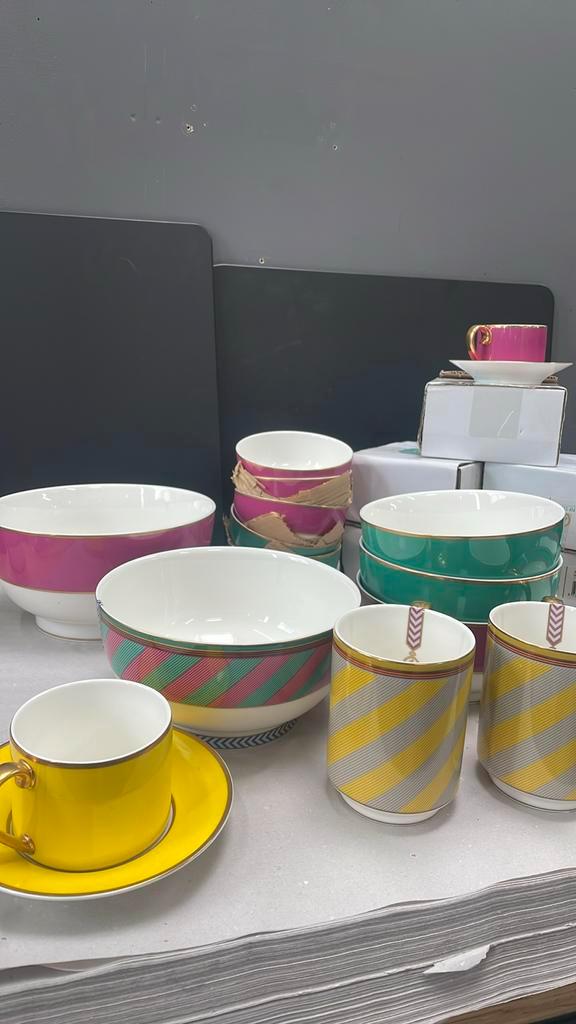 Pip studio chique servies, Huis en Inrichting, Keuken | Servies, Zo goed als nieuw, Kop(pen) en/of Schotel(s), Overige stijlen