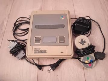 Oude Super Nintendo - Compleet met Controller beschikbaar voor biedingen