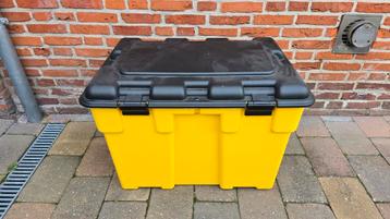 Kunststof box GROOT beschikbaar voor biedingen