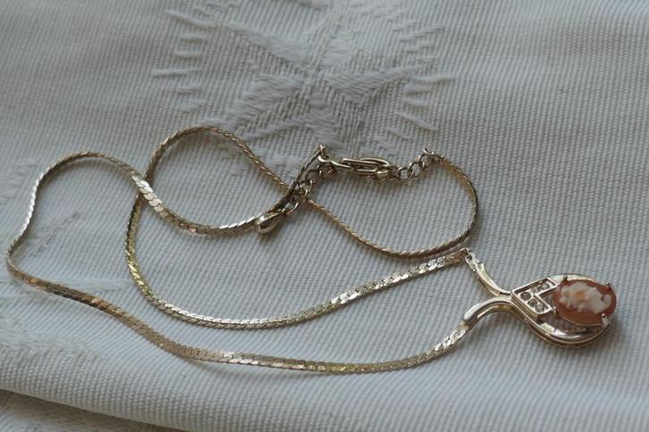 Vintage  ketting met camee hanger, Sieraden, Tassen en Uiterlijk, Antieke sieraden, Ketting, Overige materialen, Verzenden