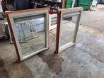 2 kozijnen met thermopane glas, kelderraamijzeren raampjes,, Ophalen of Verzenden, Hout, 75 tot 150 cm, Raamkozijn