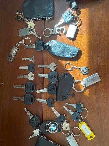 Bmw e21 e23 e24 e28 e30 e32 e34 e36 sleutels beschikbaar voor biedingen