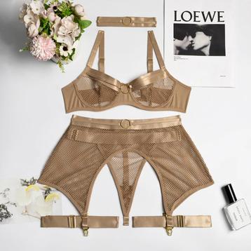 Beige doorzichtig mesh lingerie setje string bh jarretels  beschikbaar voor biedingen
