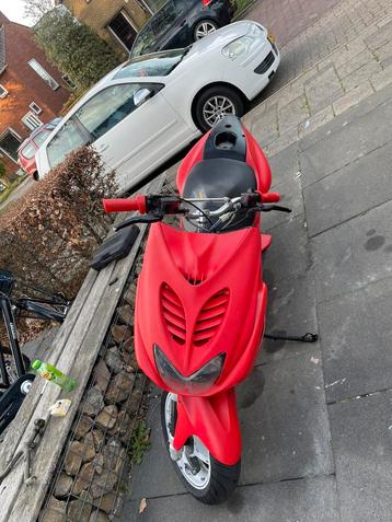 Yamaha aerox 50cc snel  beschikbaar voor biedingen
