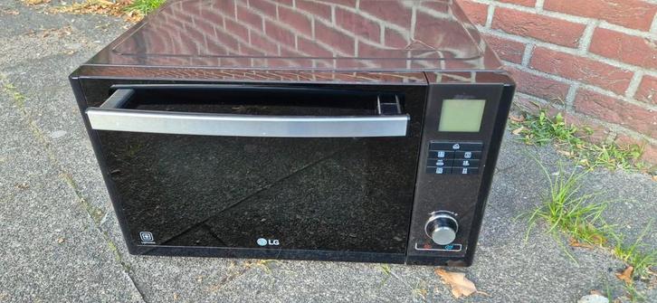 LG Combimagnetron - Zo goed als nieuw!, Witgoed en Apparatuur, Magnetrons, Refurbished, Vrijstaand, Combimagnetron, 45 tot 60 cm