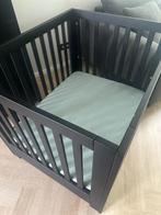Zwarte box met lade incl. matras en hoes, Ophalen, Gebruikt, In hoogte verstelbaar