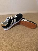 Nieuwe Blauw/Witte Sneakers - Maat 45, Ophalen of Verzenden, Nieuw, Blauw, Sneakers of Gympen