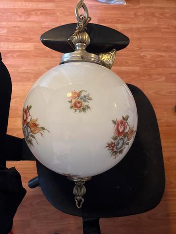Ouderwetse Hanglamp met Bloemen beschikbaar voor biedingen